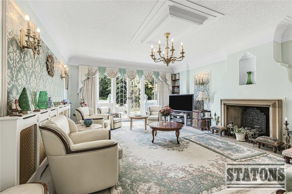 Manor Way, Potters Bar, Hertfordshire, EN6