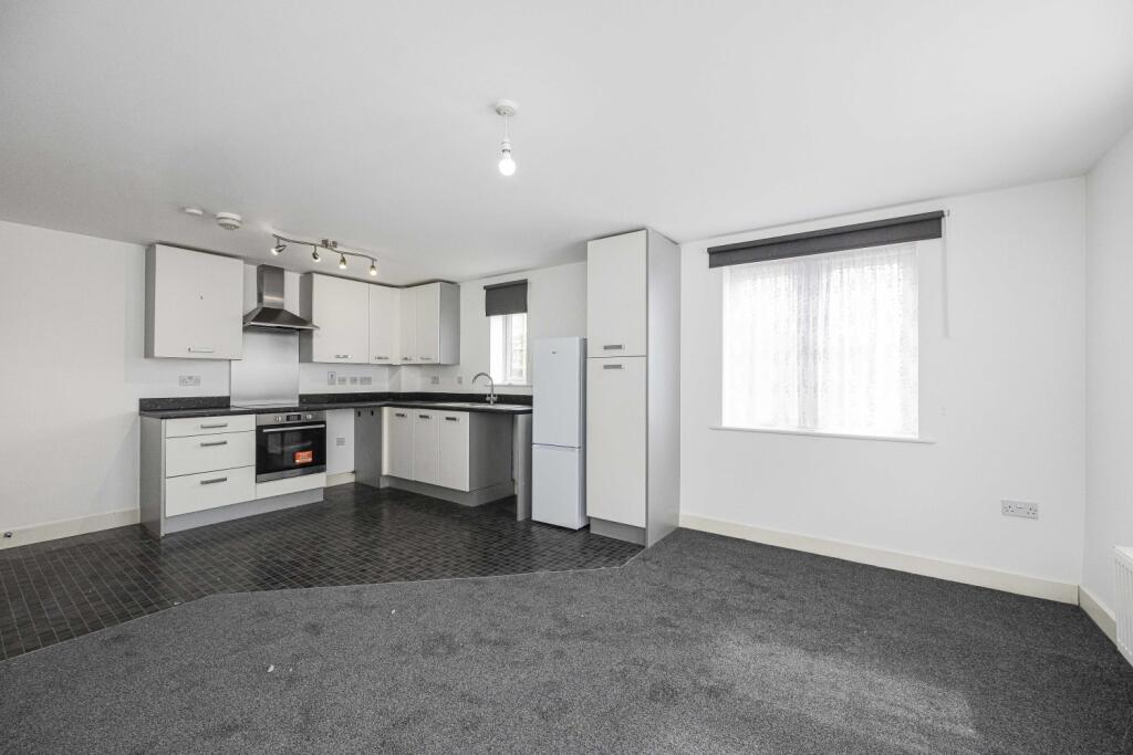 7 Tulip House 3 Panyers Gardens -011