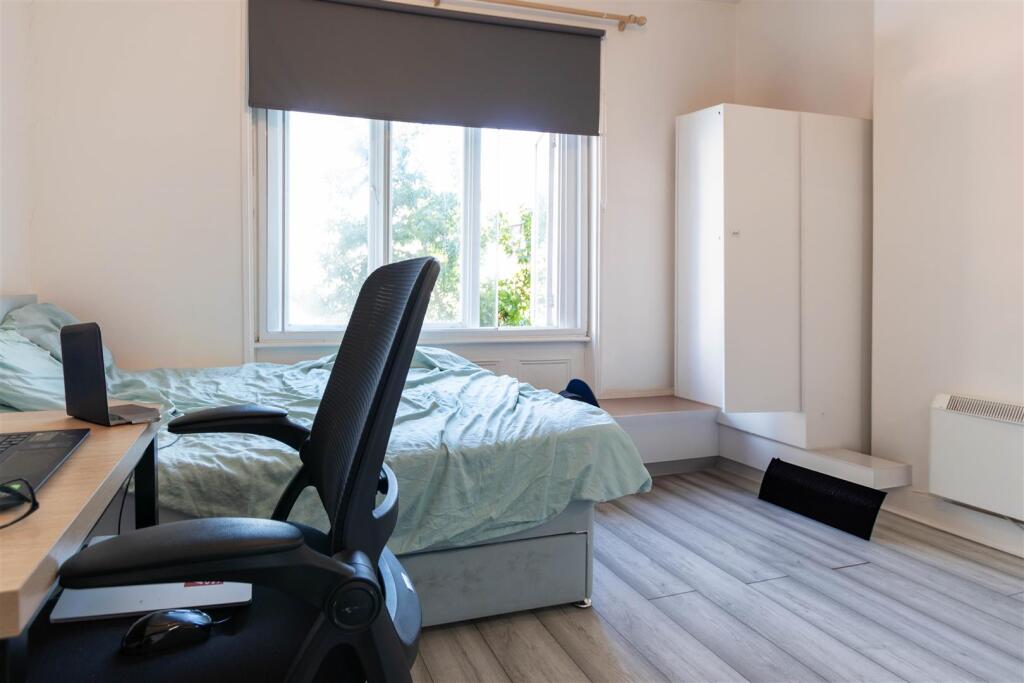bed area.jpg