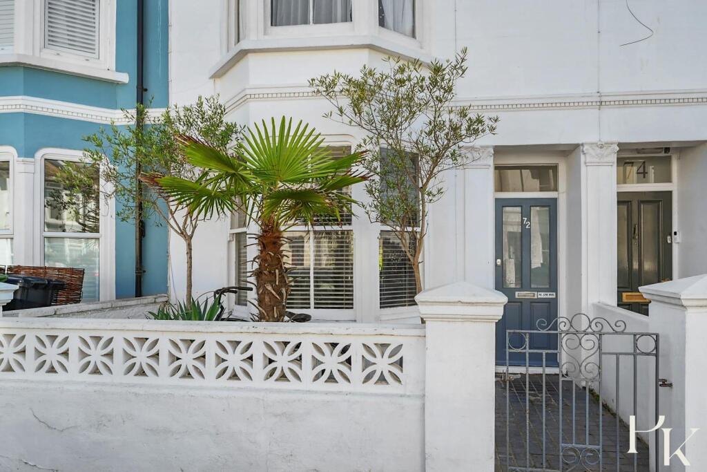 72 Montgomery St BN3 (26).jpg