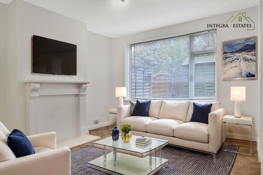 Staged Lounge