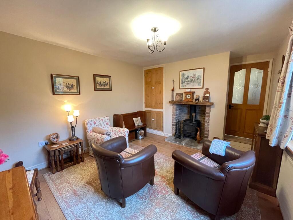 LIVING / DINING ROOM