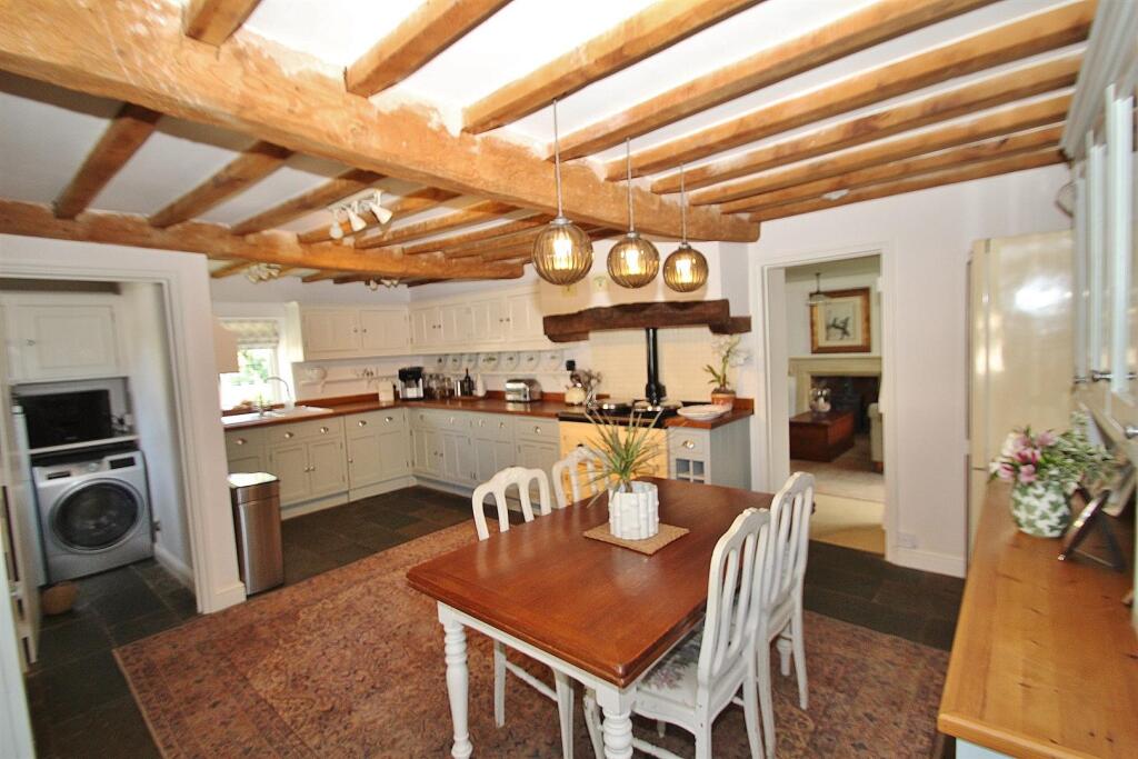 Tallet Barn Kitchen view 2.JPG