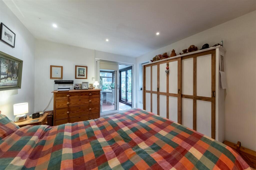 7 Hallowsgate Court-015.jpg