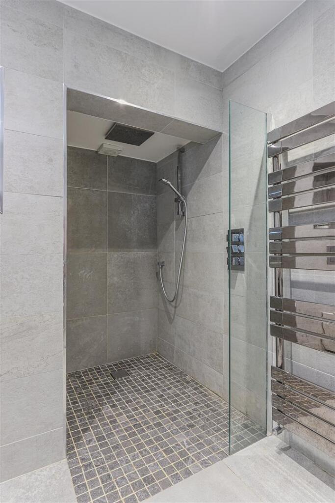 Albany Road 245, 2-8.jpg