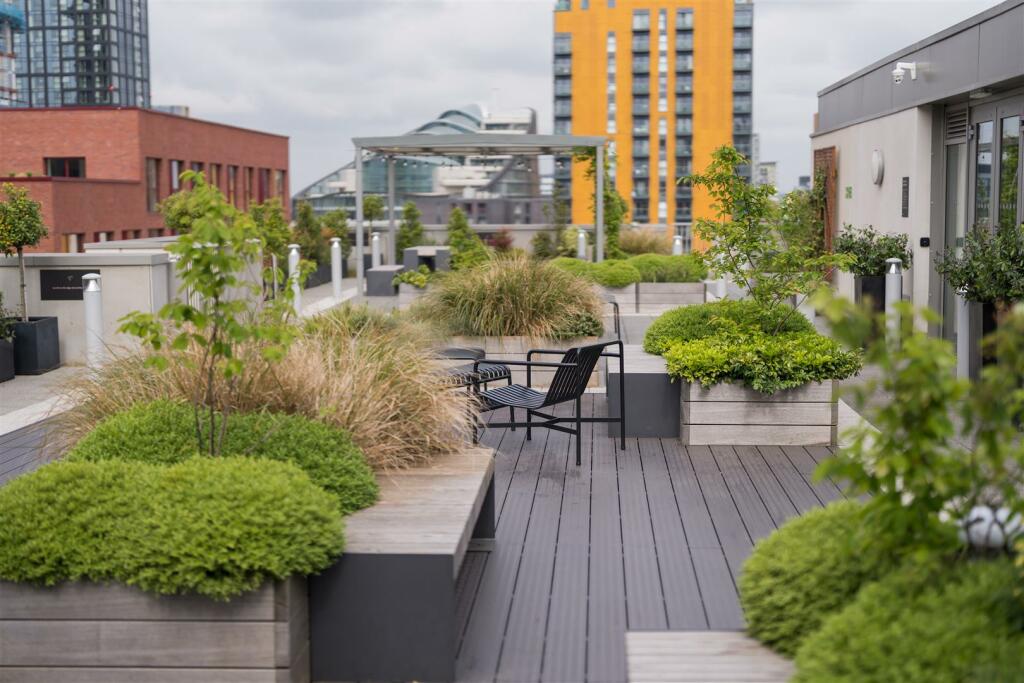 2_Roof Terrace 3.jpeg