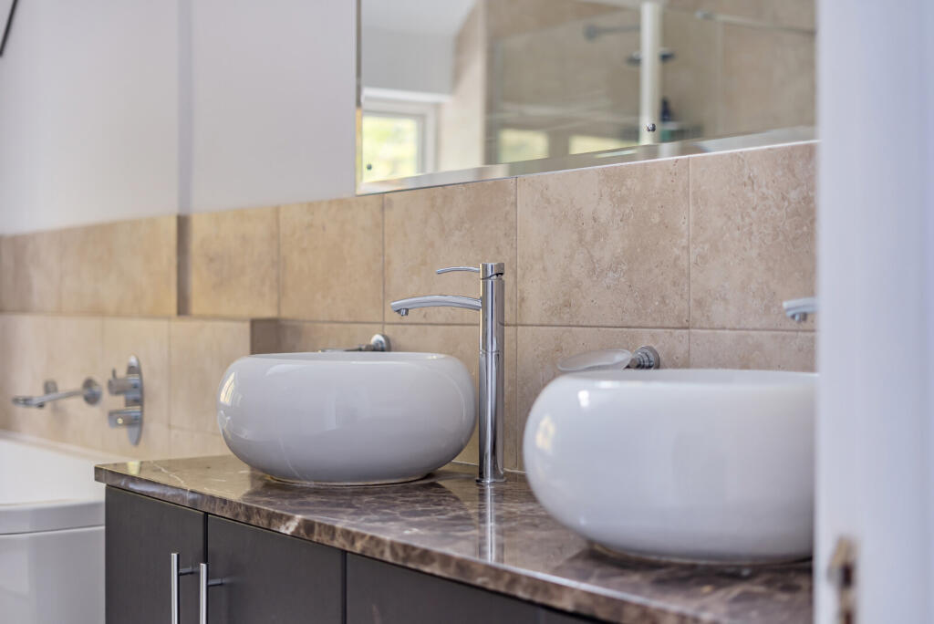 1373662-20-6900e0...