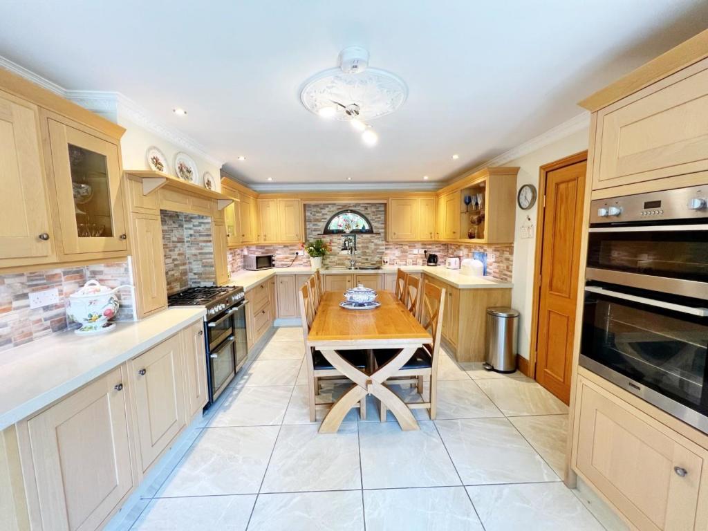 Kitchen 4.jpg