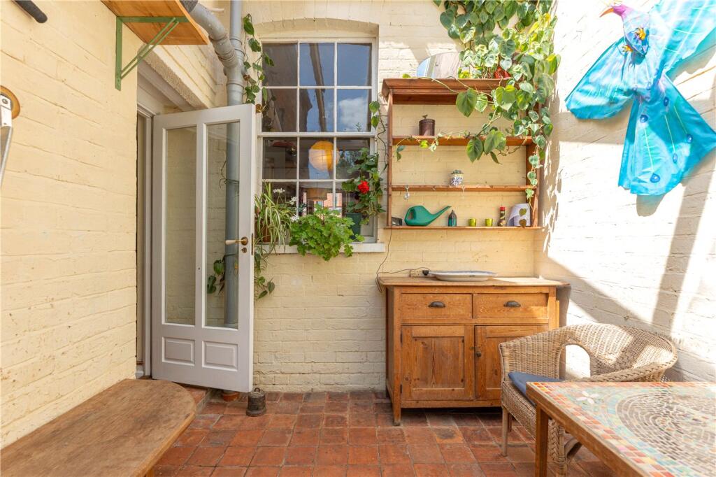 Morning Room To Hous