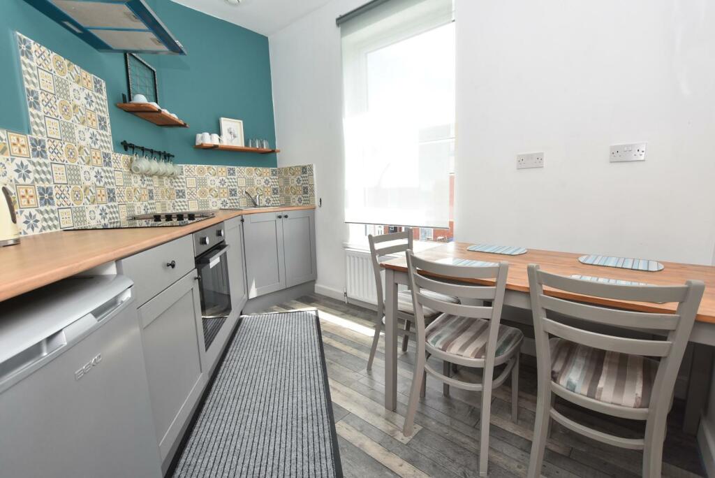 FLAT B - Kitchen Diner.jpg