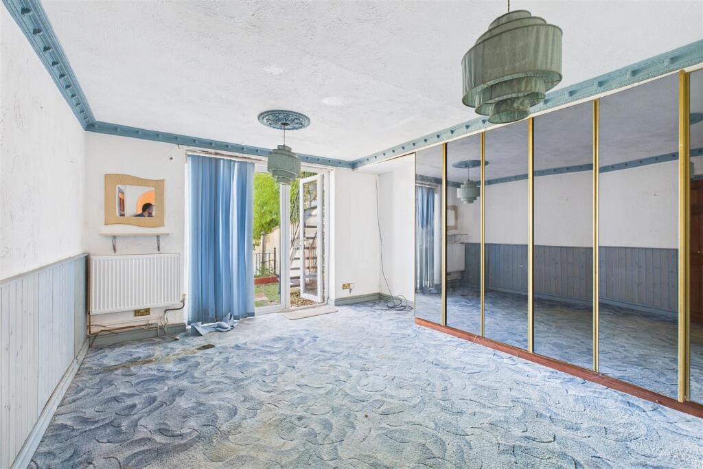 Garden Maisonette, 17 Somerset Street, Kingsdown, 