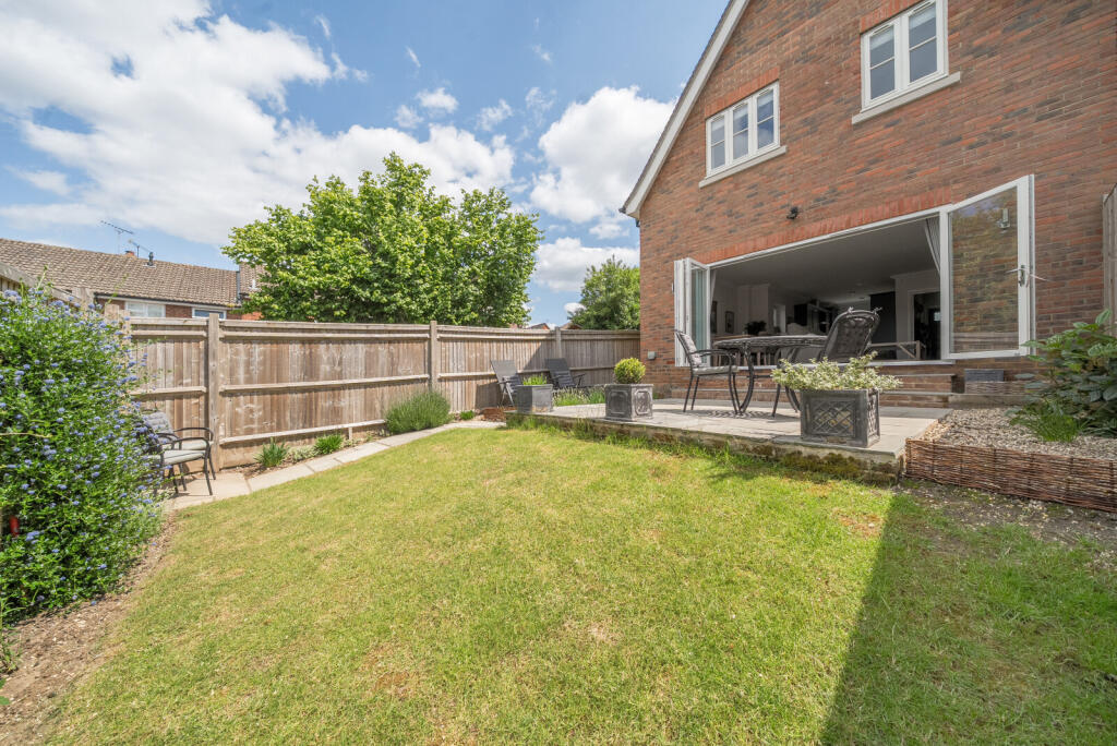 1302473-3-683da4a...