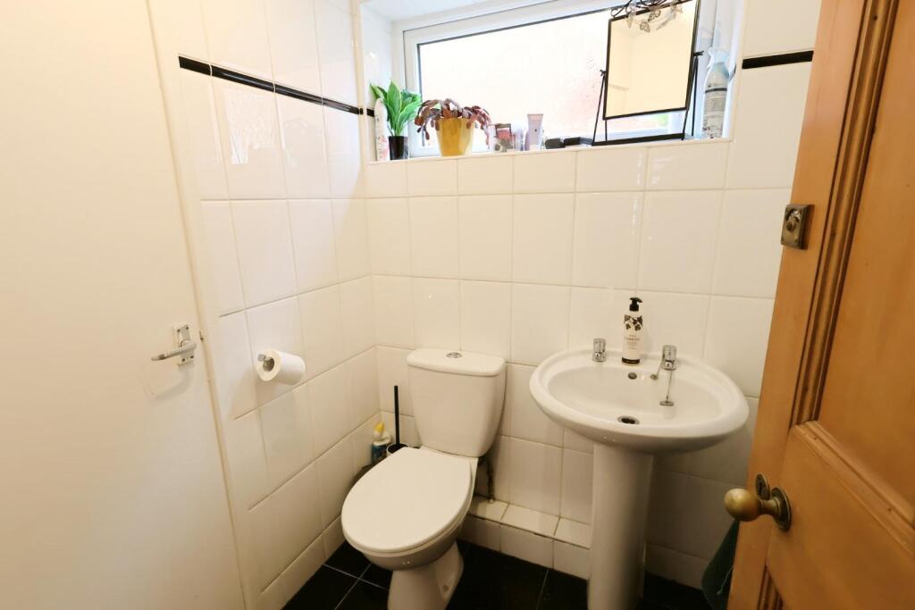 CLOAKROOM / WC