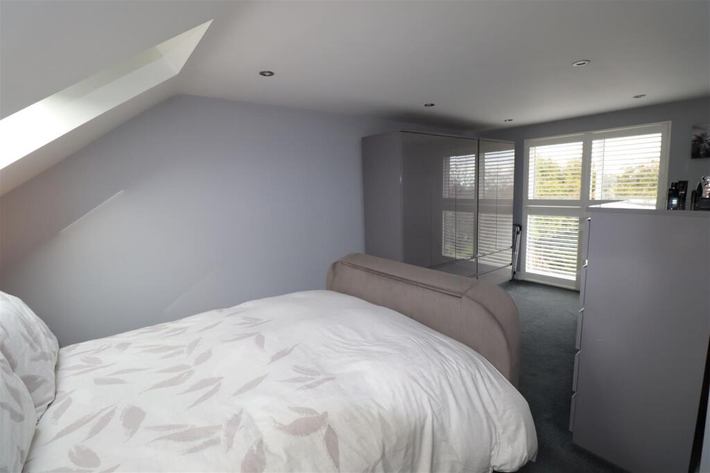Bed1 (2).JPG