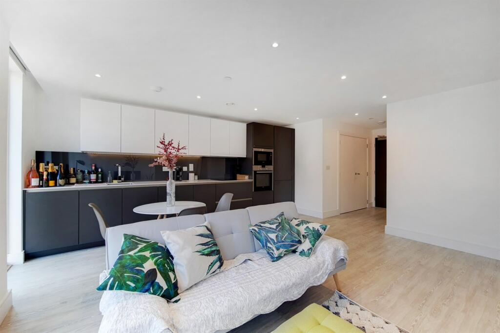 Living Room / Kitche