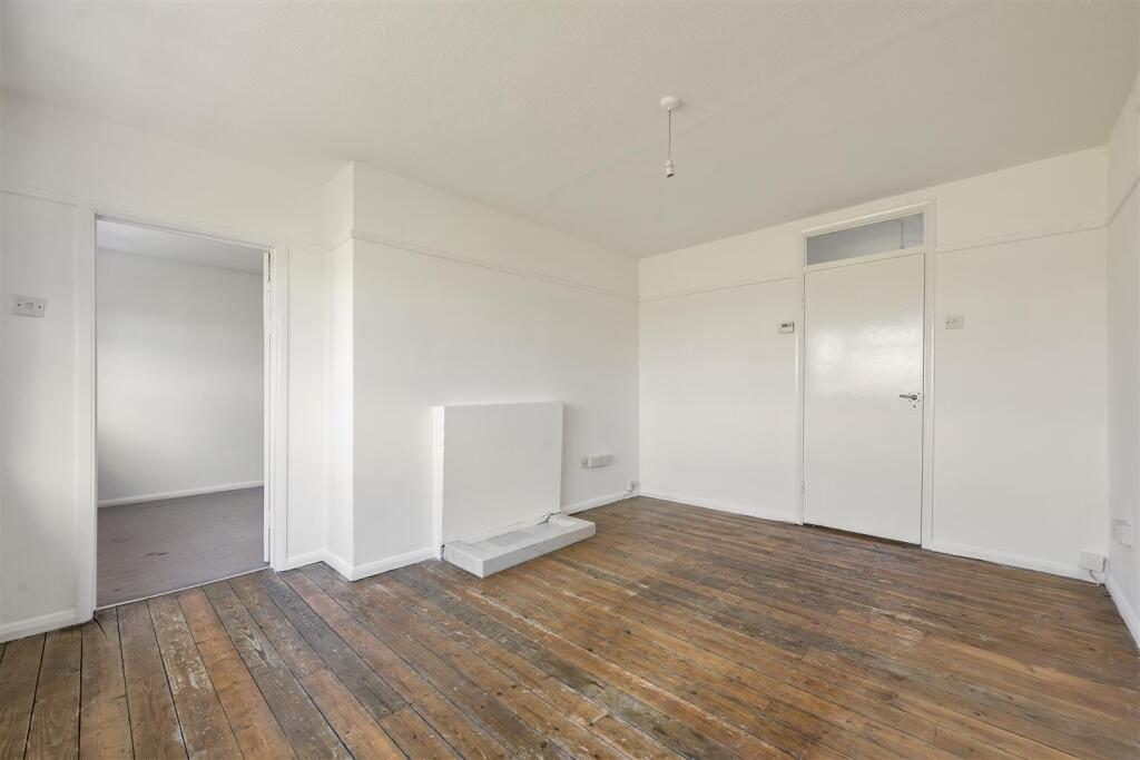 Forest View Road E12