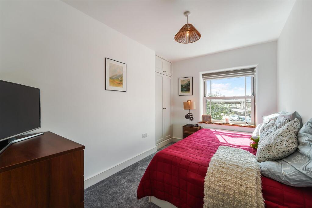 MANOR GREEN ROAD (12).jpg