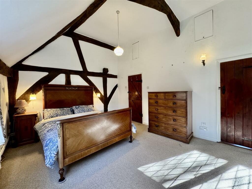PRINCIPAL BEDROOM 1