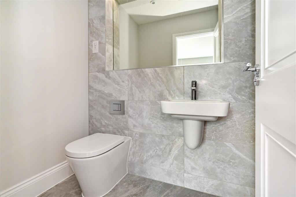 Bedroom 2 En Suite