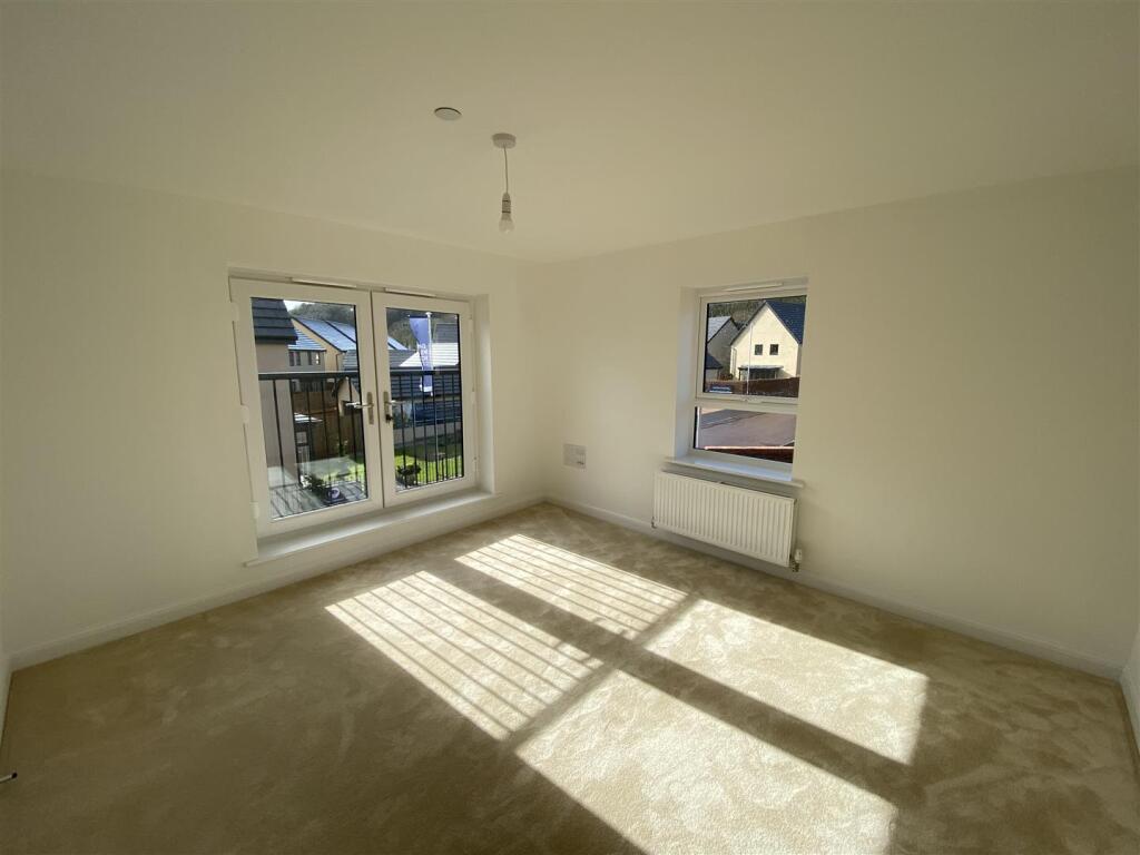 Bedroom 4 / Living Room - 1st Floor