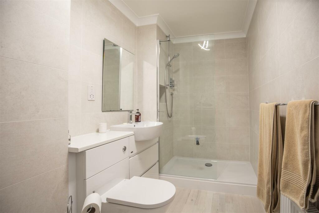 ENSUITE SHOWER ROOM