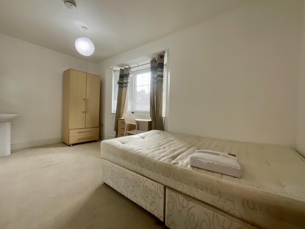 50 Beaconsfield Road - Bedroom 5 (2)