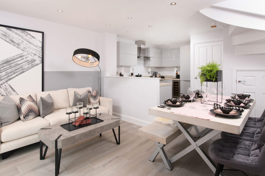 Kingsville 4 bed home Kitchen Diner Family area internal