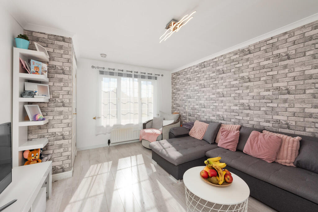 17 Hens Nest Road...