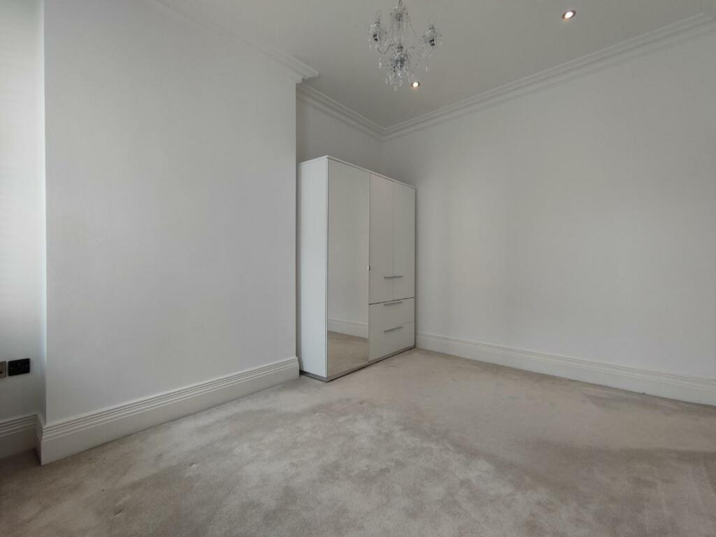 Bedroom Aspect 3