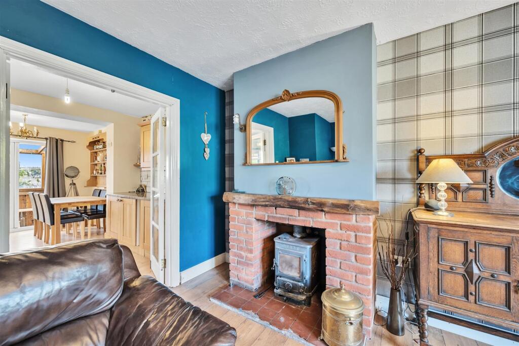 Saxton Mee  40 New Close 0025.jpg