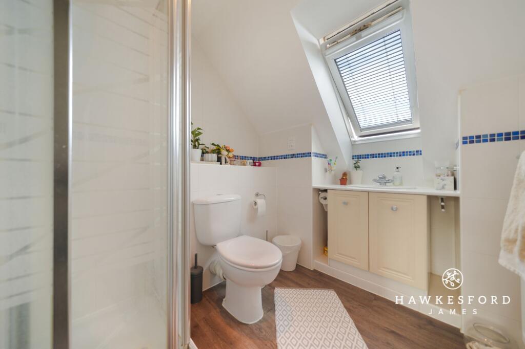Holly Drive, Minster on Sea - Bedroom 2 en-suite