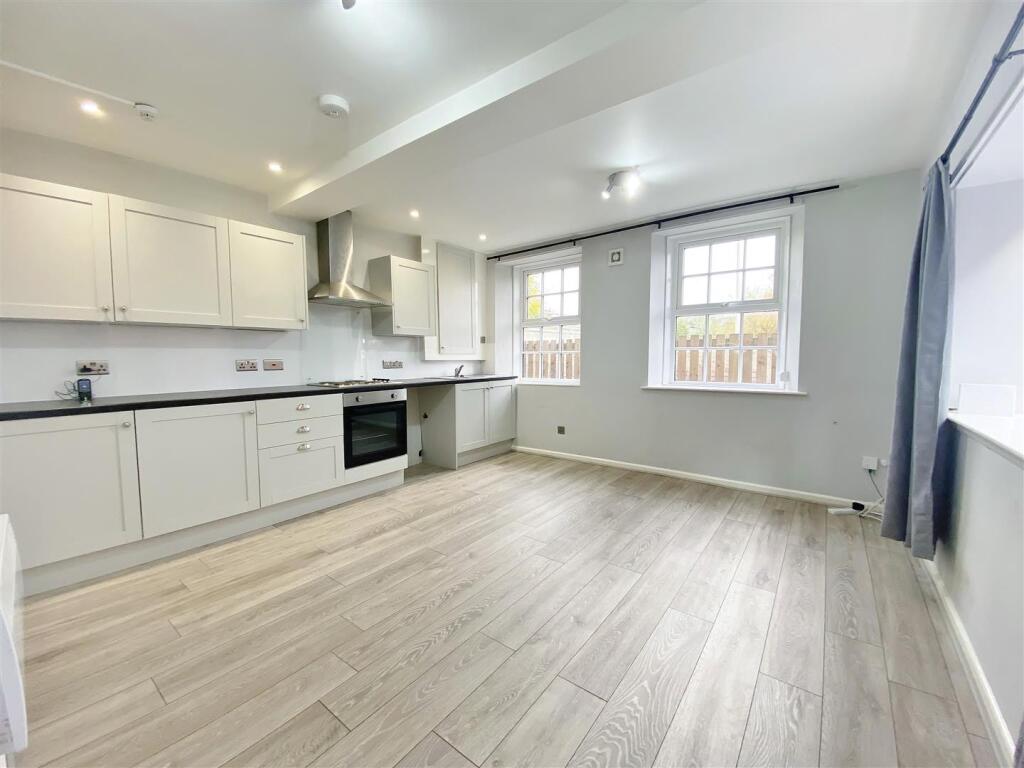 Kitchen/Lounge
