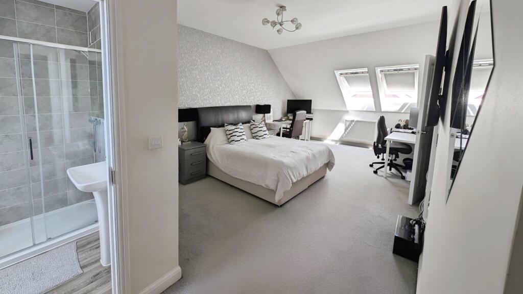 80ad94be-bed 201a.jpg