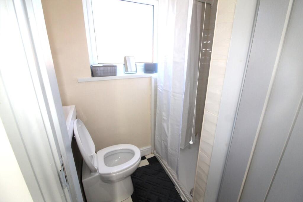 55 redcar en suite.JPG