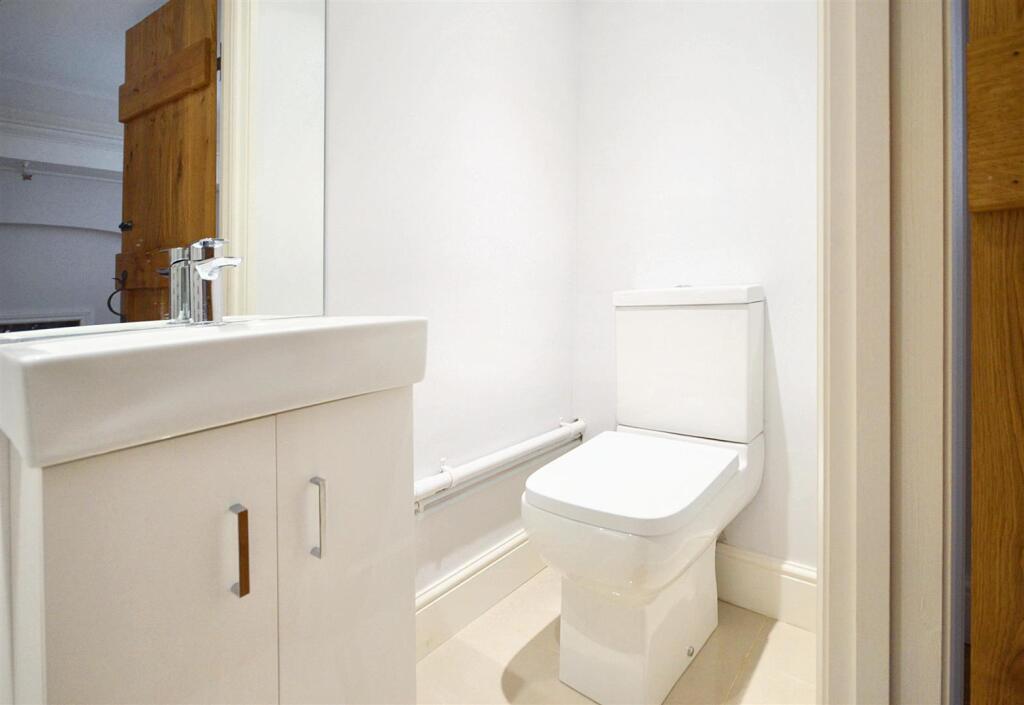CLOAKROOM