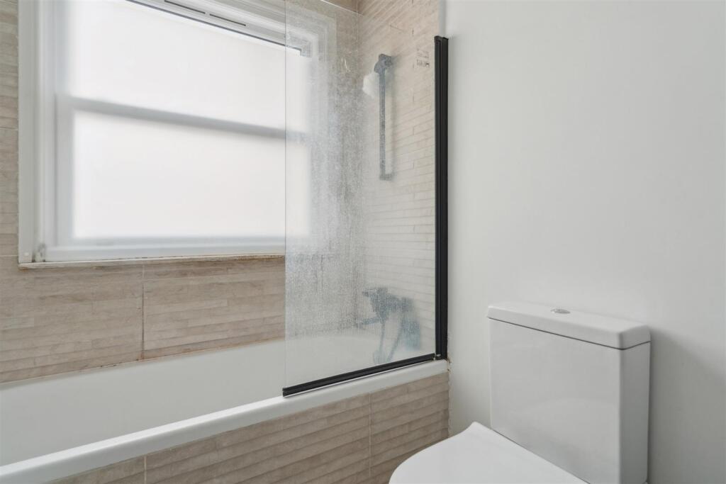 FFF 44 Bickley Street, London bathroom.jpg