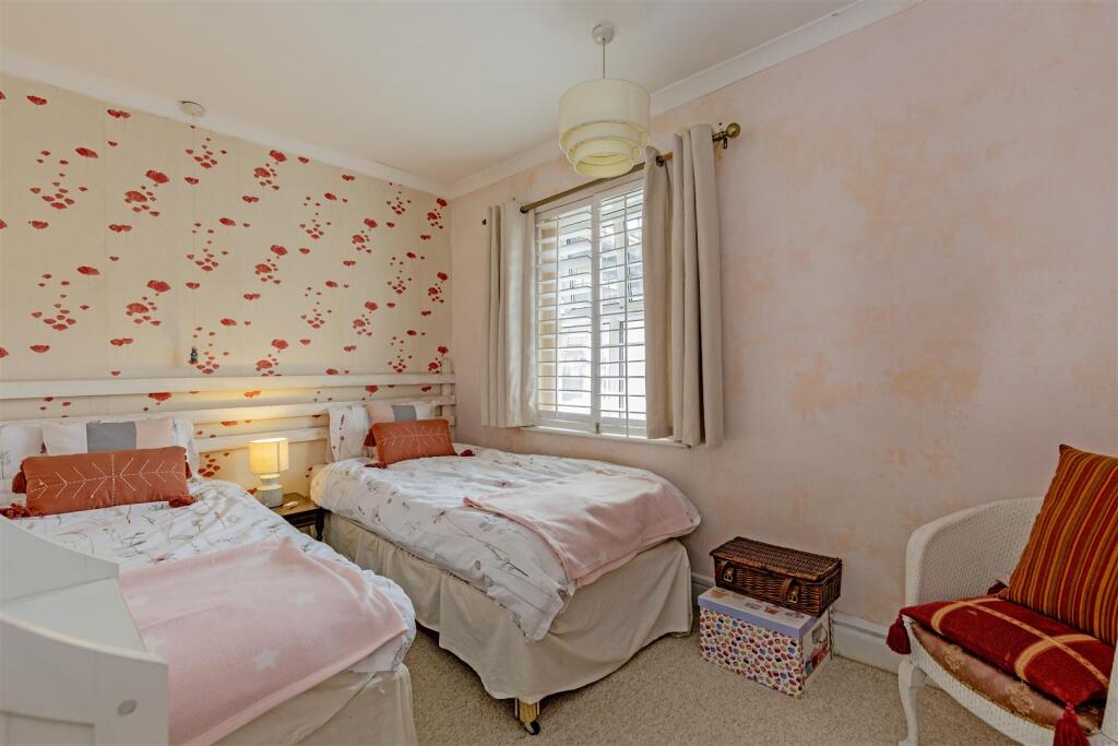 Bedroom 2-1.jpg