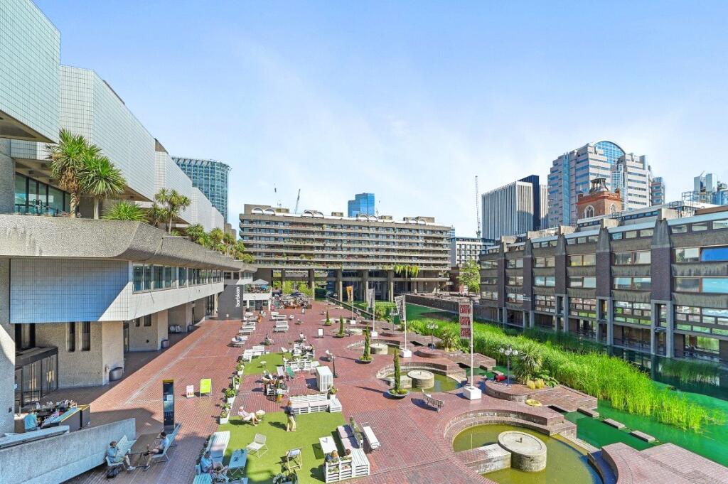 Barbican EC2Y