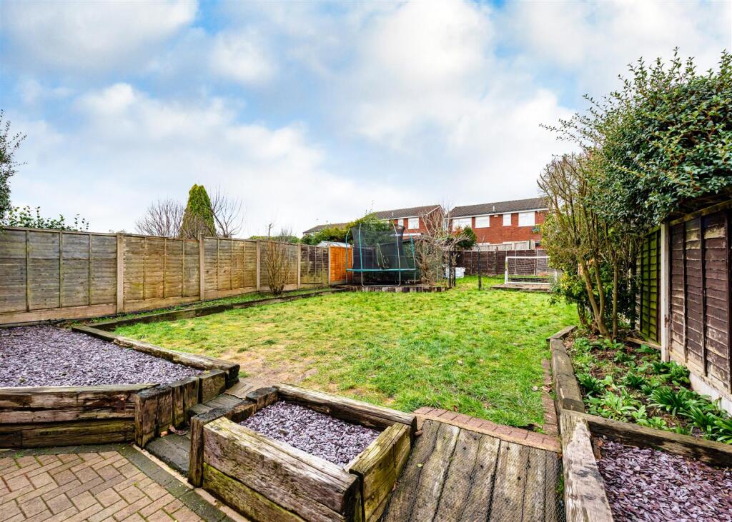 18 Charters Avenue-garden.jpg