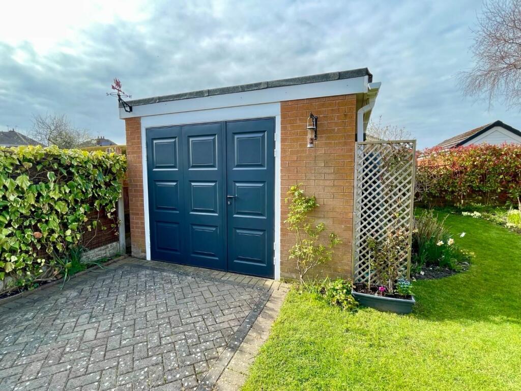 SINGLE GARAGE