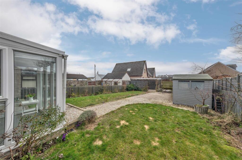 27 East Hemming Street Letham-18.JPG