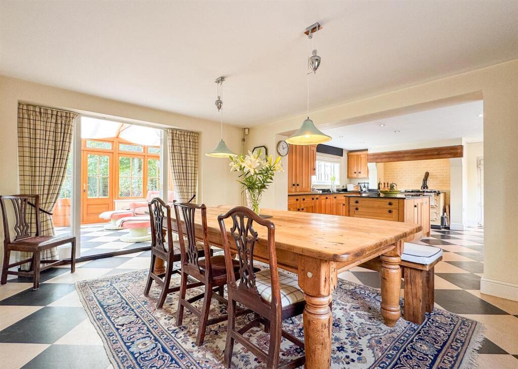 DINING KITCHEN