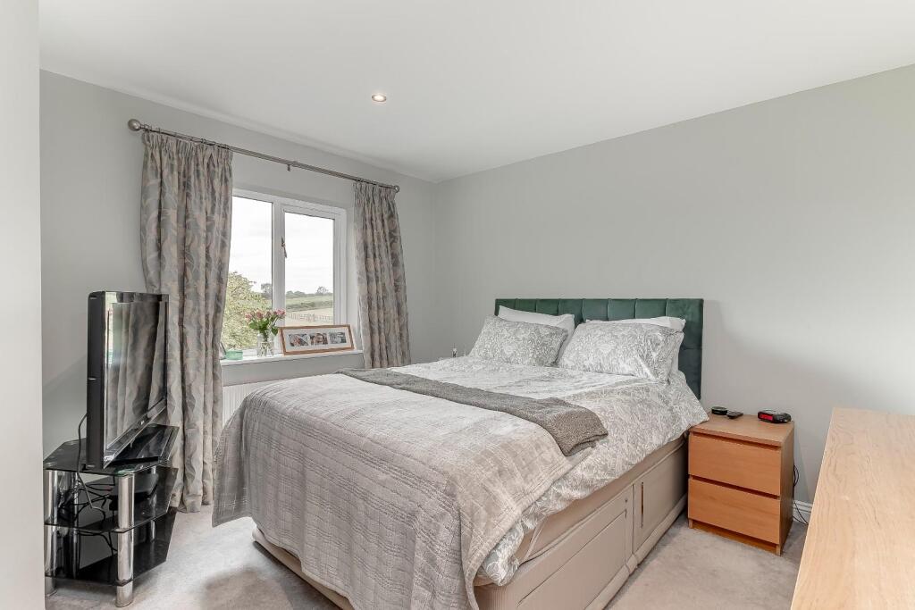 Master Bedroom - C.jpg