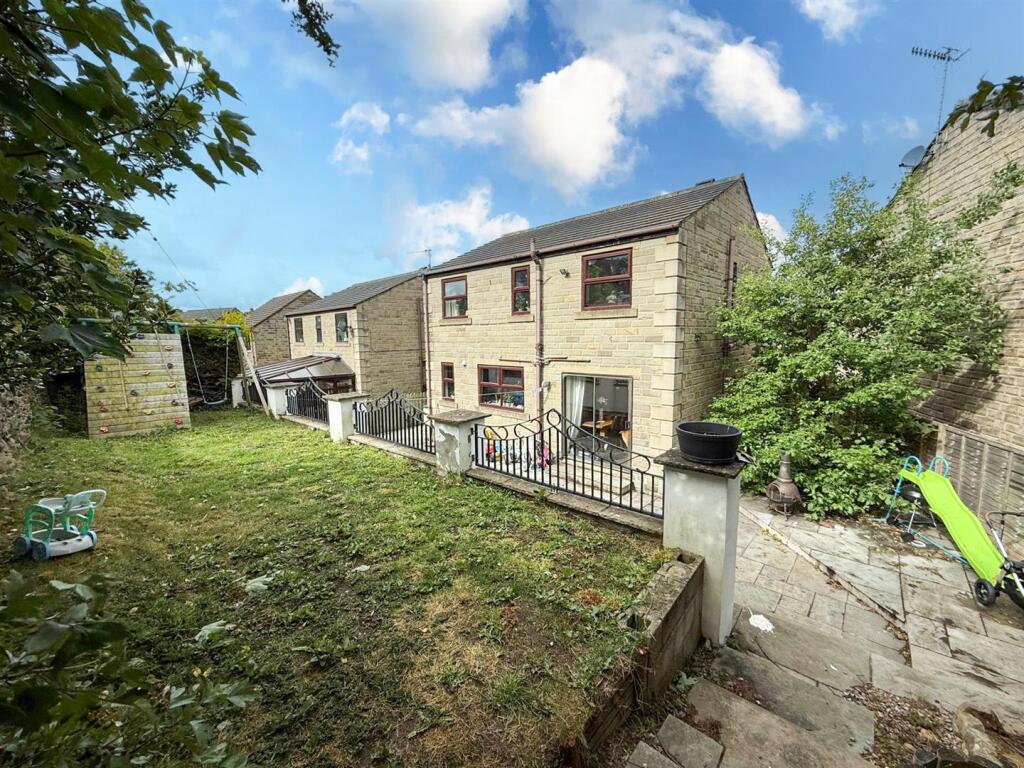 Four bed detached house, Silsden 21