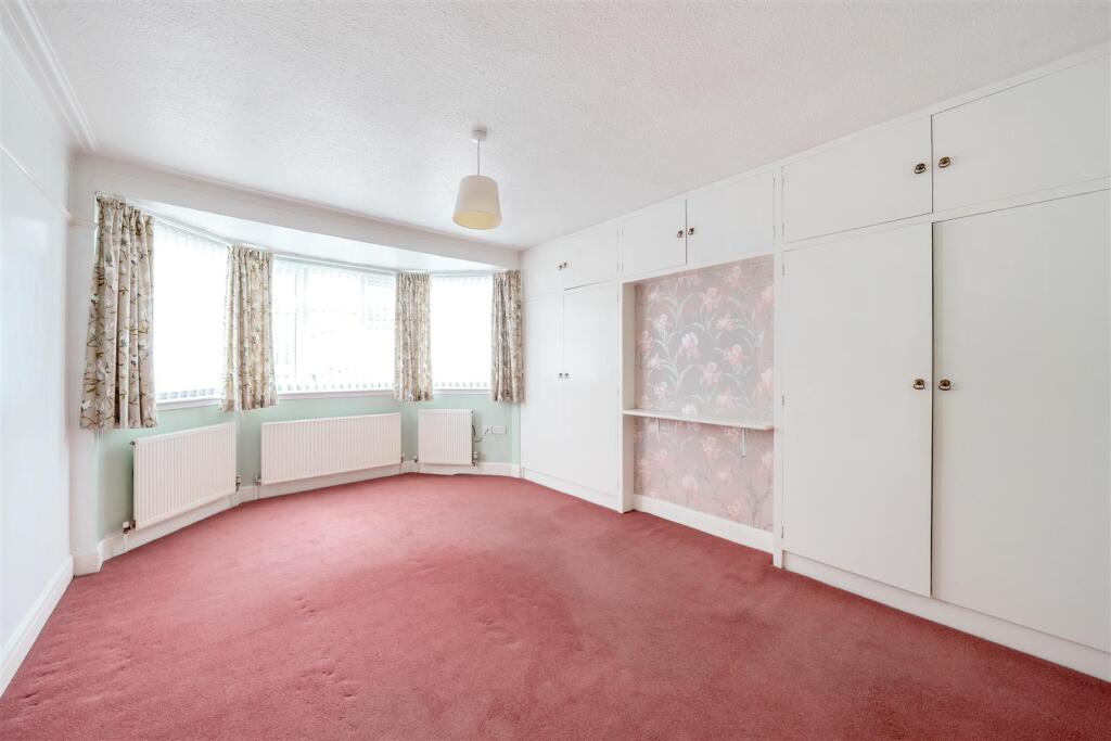 Bedroom 1.jpg