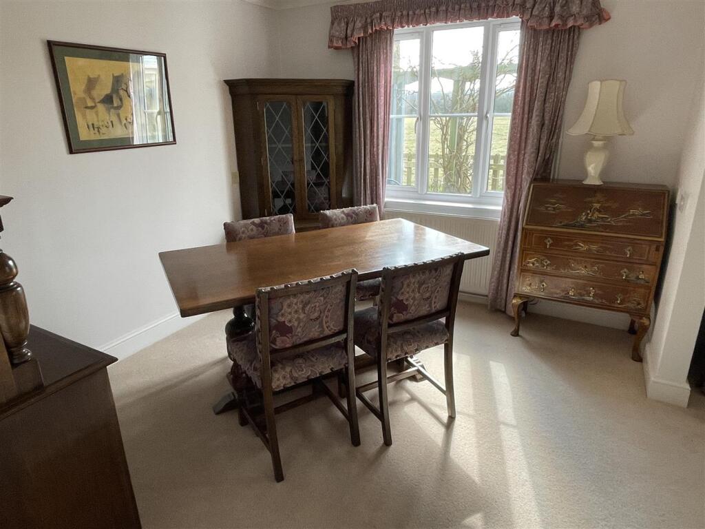 Dining Room.JPG
