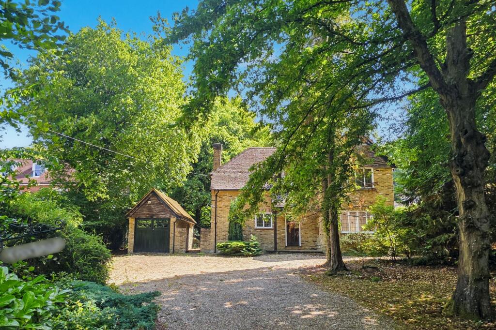 66 Burgess Wood Road South, Beaconsfield, Buckinghamshire HP9 1EJ