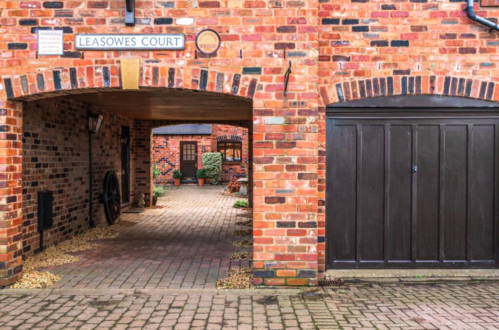 Garage &amp; Parking