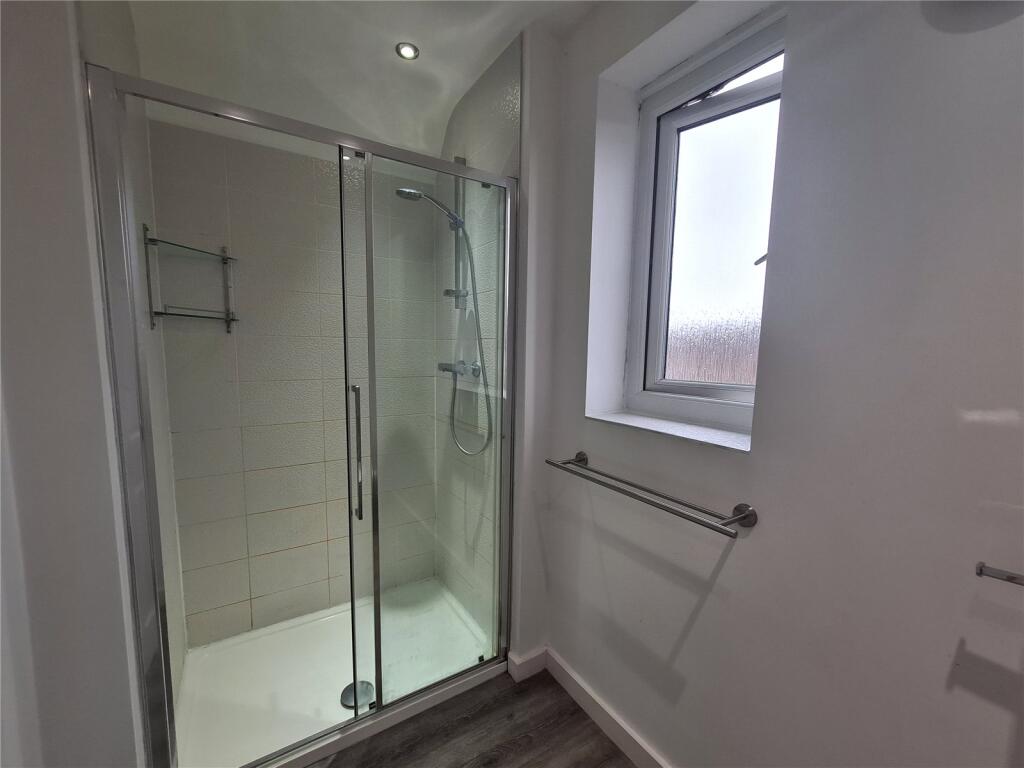 Ensuite: