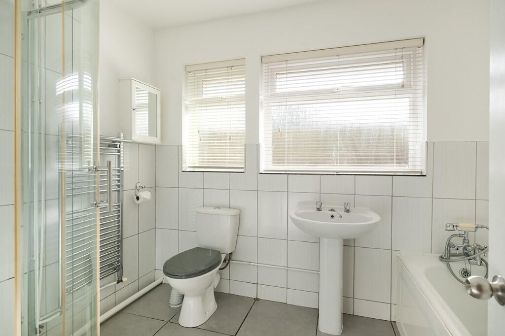 Bath/Shower Room